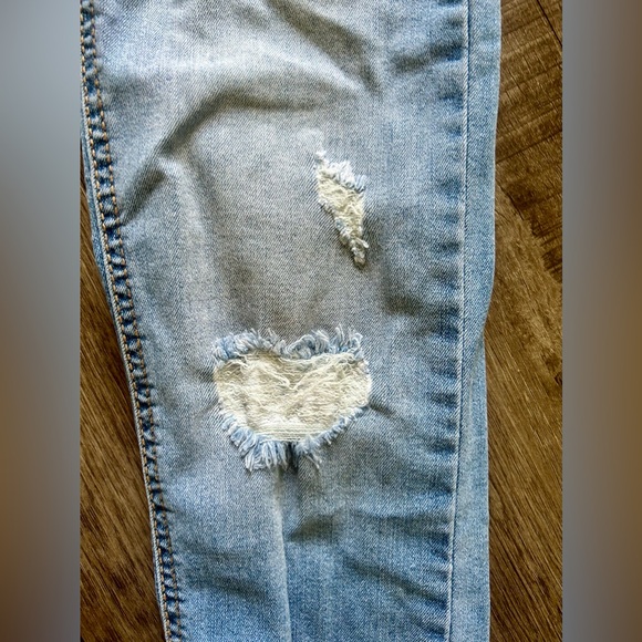 BUNDLE. Sanrio Hello Kitty Graphic T Shirt with Wonder Nation Girls Jeggings - Picture 4 of 10